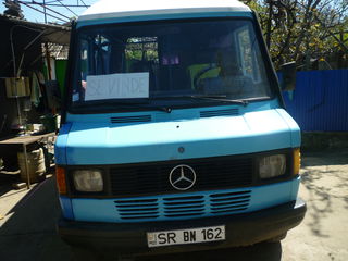 Mercedes 208D foto 2