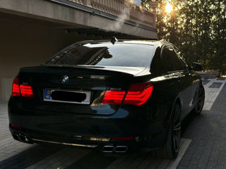 BMW 7 Series foto 8