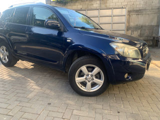 Toyota Rav 4 foto 1