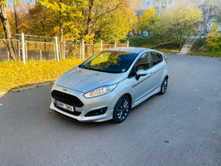 Ford Fiesta foto 10