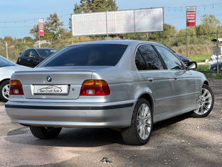 BMW 5 Series foto 2