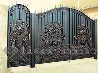 Козырьки, ворота, решётки,  заборы,металлические двери  и другие изделия из металла. foto 1
