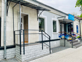 Camere separate (130m2) de inchiriat intr-o cladire de birouri, in centru, str. A. Sciusev- B.Bodoni