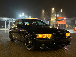 BMW 5 Series foto 4