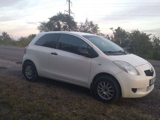 Toyota Yaris foto 1