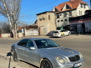 Mercedes E-Class foto 2