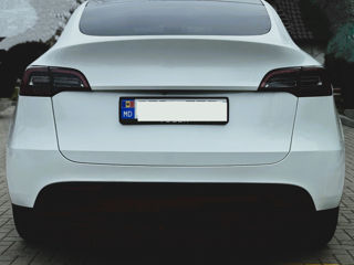 Tesla Model Y foto 6