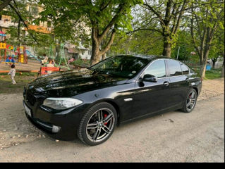 BMW 5 Series foto 2