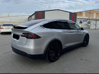 Tesla Model X foto 4