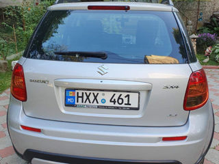 Suzuki SX4 foto 2