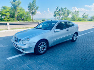 Mercedes C-Class Coupe foto 1