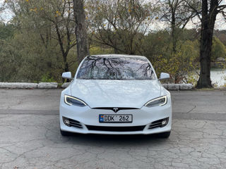 Tesla Model S foto 2