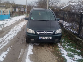 Opel Zafira foto 2