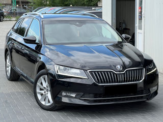 Skoda Superb foto 1