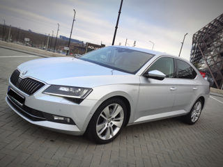 Skoda Superb foto 3