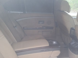 BMW 7 Series фото 6