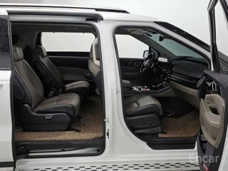 KIA Carnival foto 13