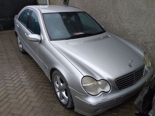 Piese Mercedes-Benz W203 2.2 Cdi Anii 2000 - 2006 foto 2