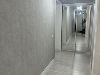 Apartament cu 2 camere, 67 m², Botanica, Chișinău foto 4