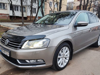 Volkswagen Passat foto 3