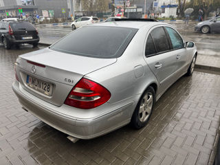 Mercedes E-Class foto 2