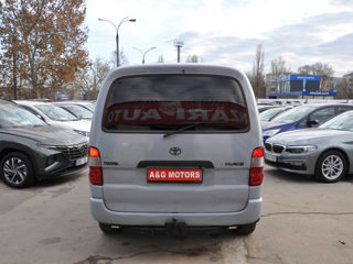 Toyota Hiace foto 5