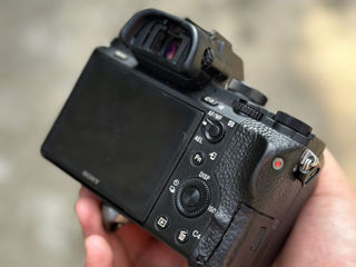 Vînd Sony A7 II + obiectiv 50mm 1.8F foto 2