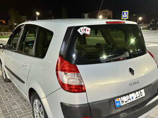 Renault Grand Scenic foto 1