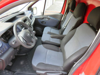 Opel Vivaro foto 2