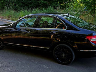 Mercedes C-Class фото 1