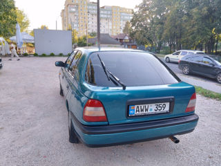 Nissan Sunny foto 6