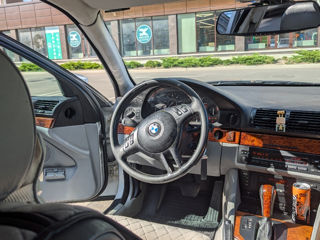 BMW 5 Series foto 7