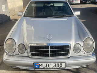 Mercedes E-Class foto 2