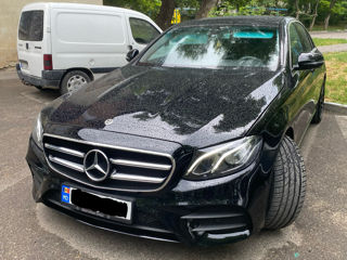 Mercedes E-Class foto 1