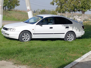 Toyota Carina foto 1