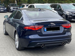 Jaguar XE foto 3