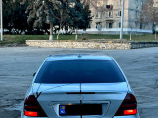 Mercedes C-Class foto 6