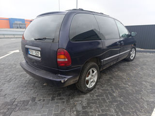 Chrysler Voyager foto 3