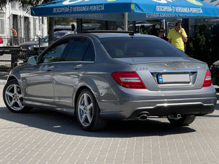 Mercedes C-Class foto 5