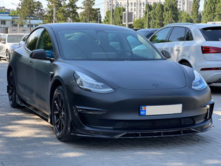 Tesla Model 3 foto 4