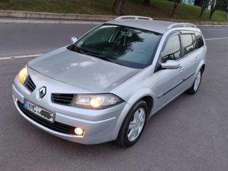 Renault Megane foto 2