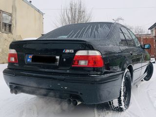 BMW 5 Series foto 8