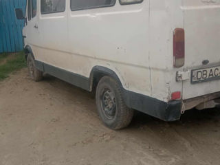 Mercedes Benz 208 фото 0