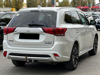 Mitsubishi Outlander foto 3