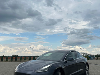 Tesla Model 3 foto 2