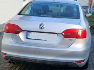 Volkswagen Jetta foto 2