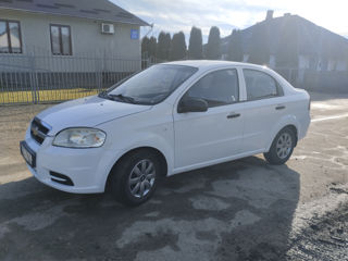 Chevrolet Aveo foto 2