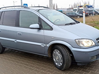 Opel Zafira foto 2