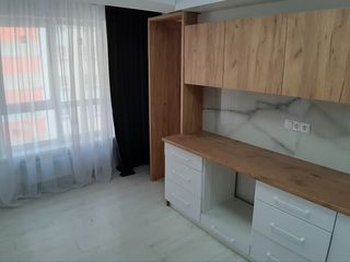 Vânzare apartament cu 1 cameră, reparație euro, bloc nou, sect. Centru! foto 3