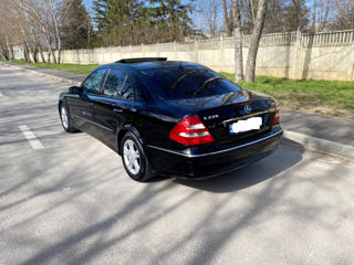 Mercedes E-Class foto 4